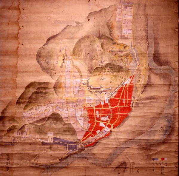 一定の場所が赤く塗りつぶされている古い地図の写真