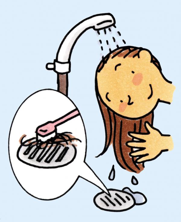 シャワーで髪の毛を洗っているロングヘアの女性と、排水溝に溜まった髪の毛を歯ブラシで取り除いているイラスト