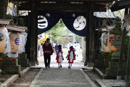祭りの神社