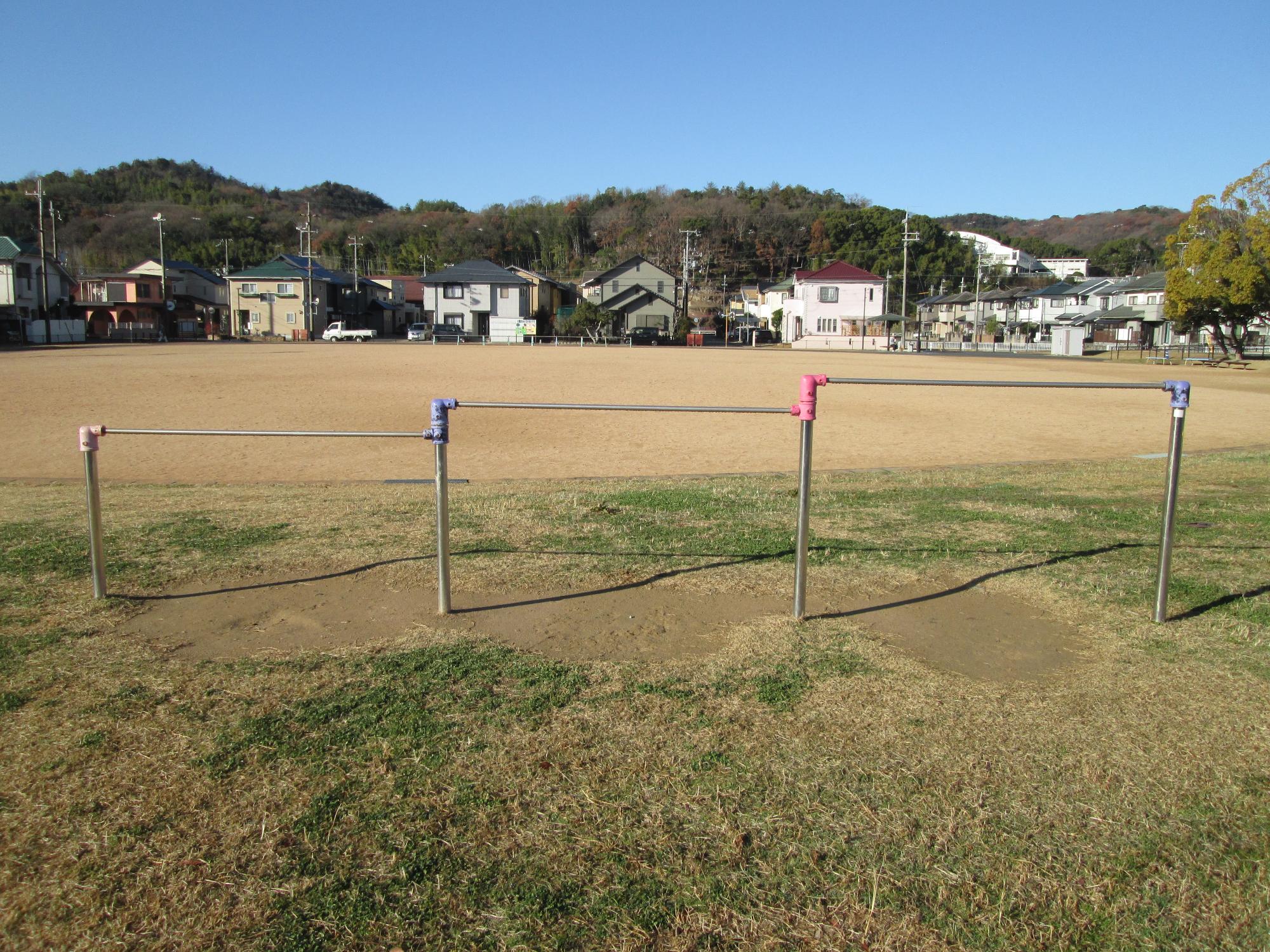 神部黍田公園鉄棒
