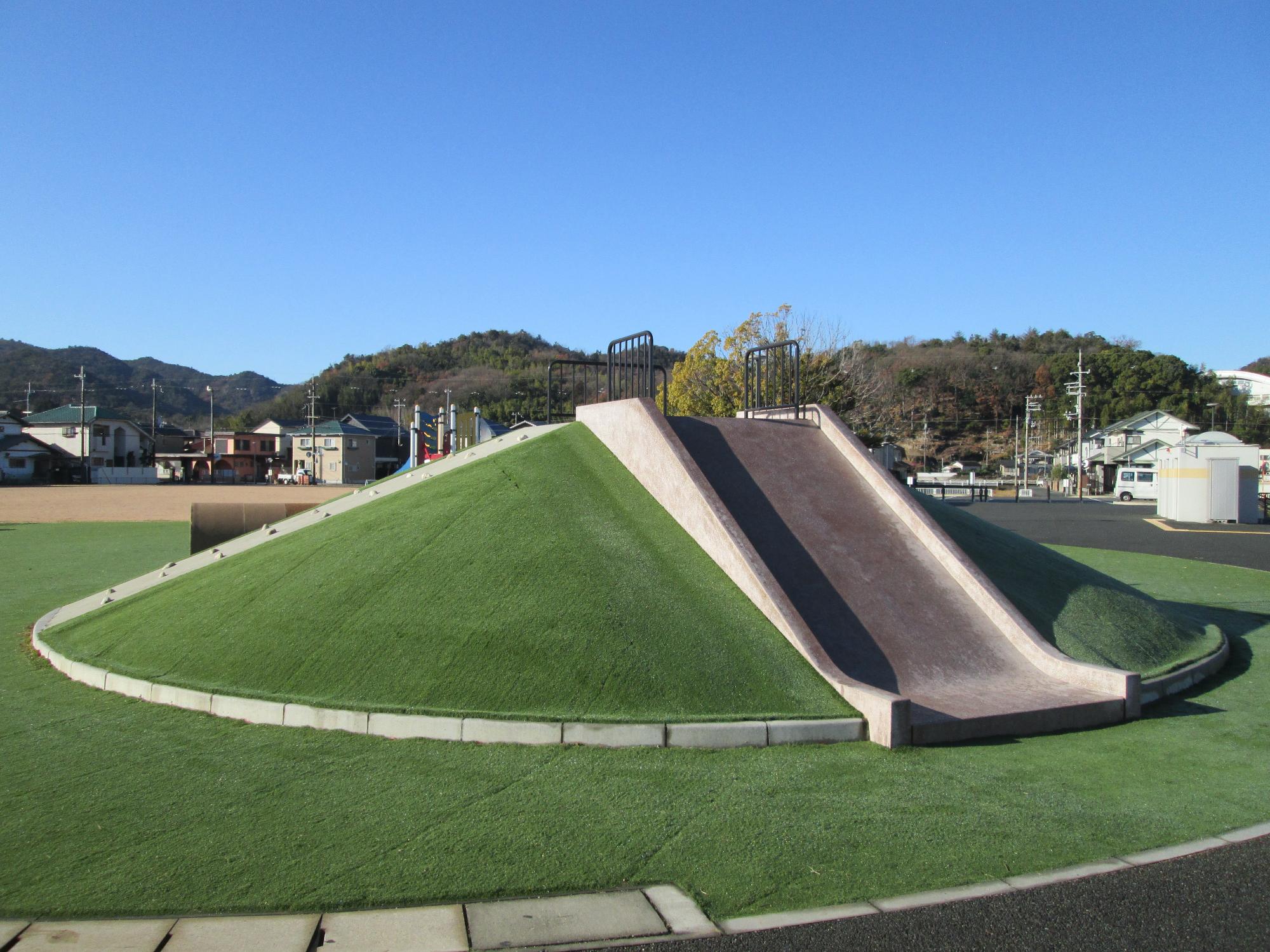 神部黍田公園築山