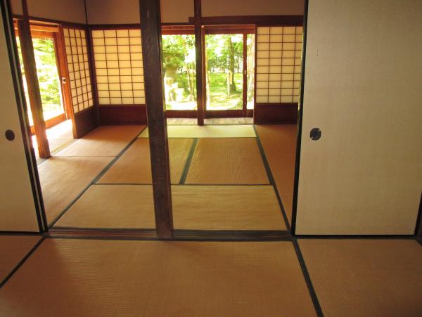 障子と襖で区切られている御涼所の二号室の写真