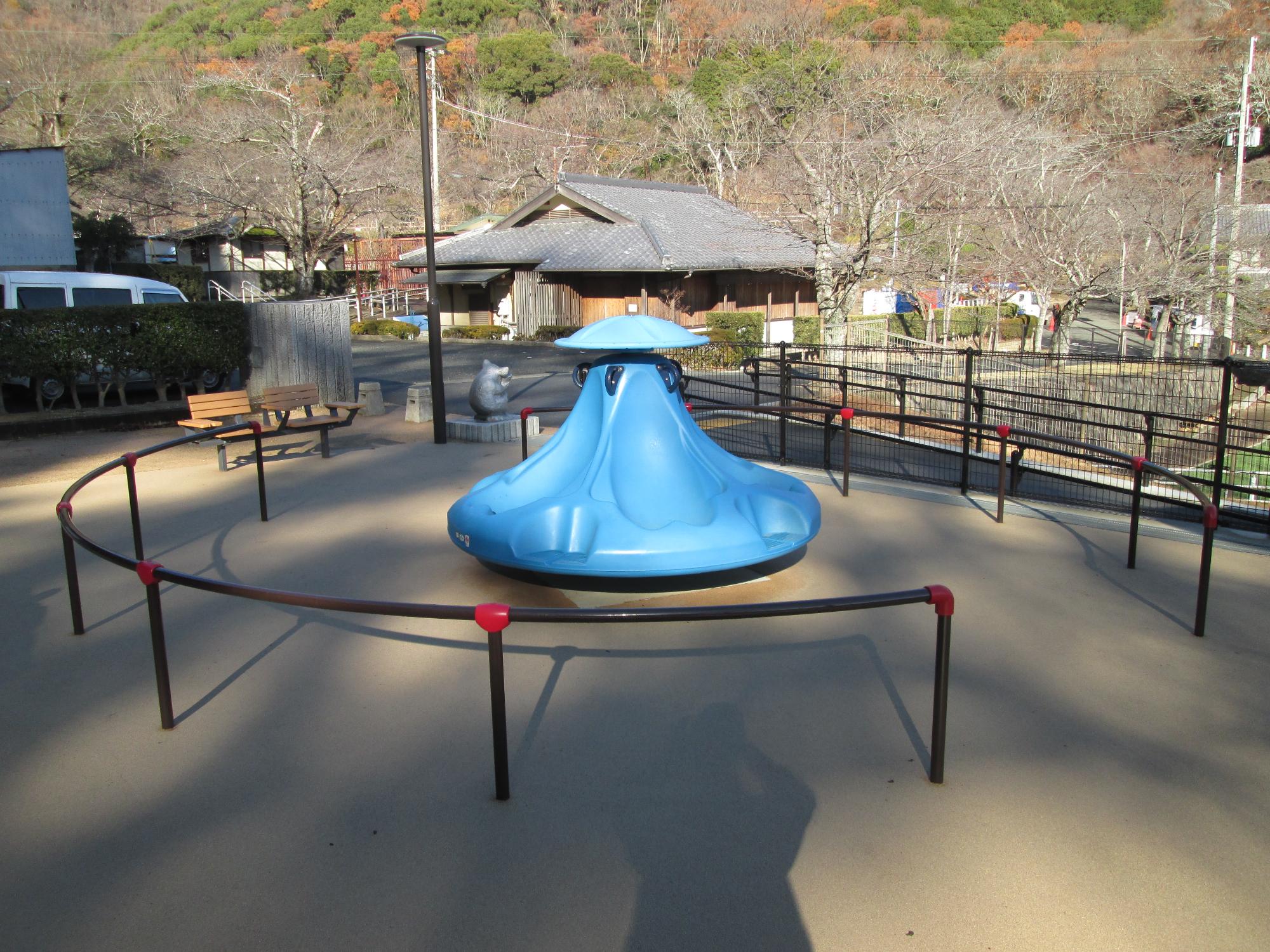 龍野公園回転遊具（テンスピン）