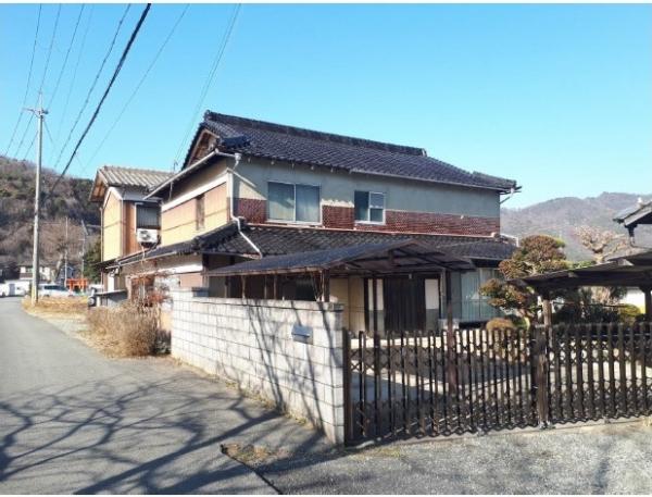 道路沿い建つ2階建て物件番号171外観写真