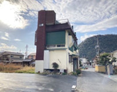 鉄骨造3階建の物件番号167の外観写真