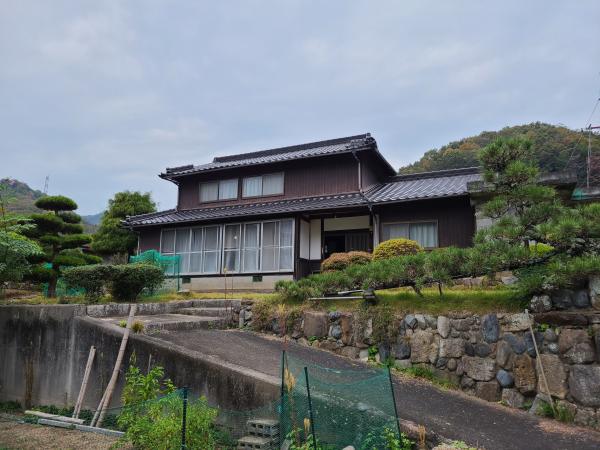 2階建ての物件番号252外観写真