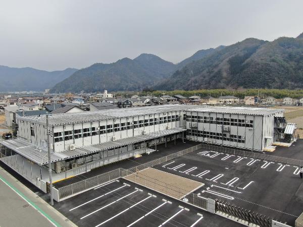新宮小学校仮設校舎完成写真