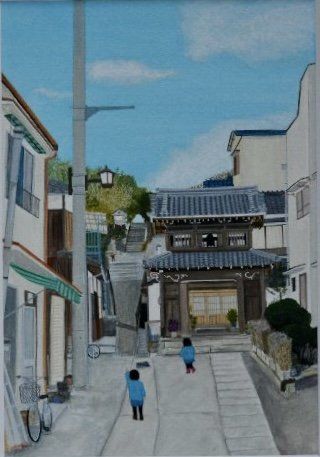 現代まで残っている昔の建物がある室津の街を描いた作品を撮影した写真